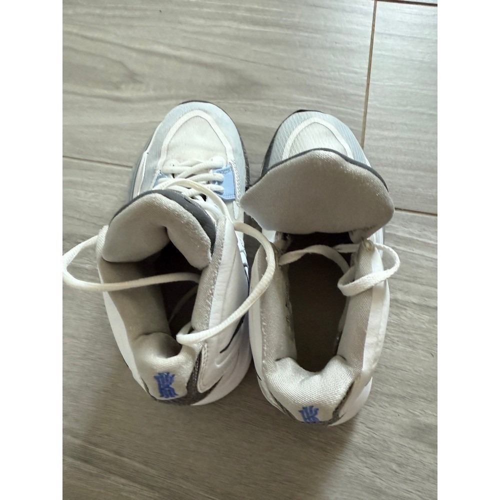 Nike Kyrie Low 5 Kids Basketball Shoes White Blue Size 4Y - Picture 6 of 10